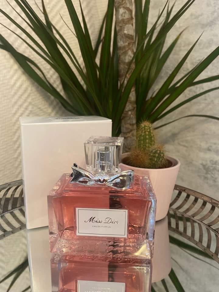 Parfum 100 ml  femme pré commande